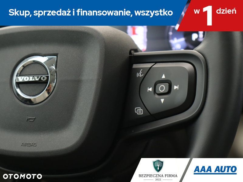 Volvo XC 40 - 18