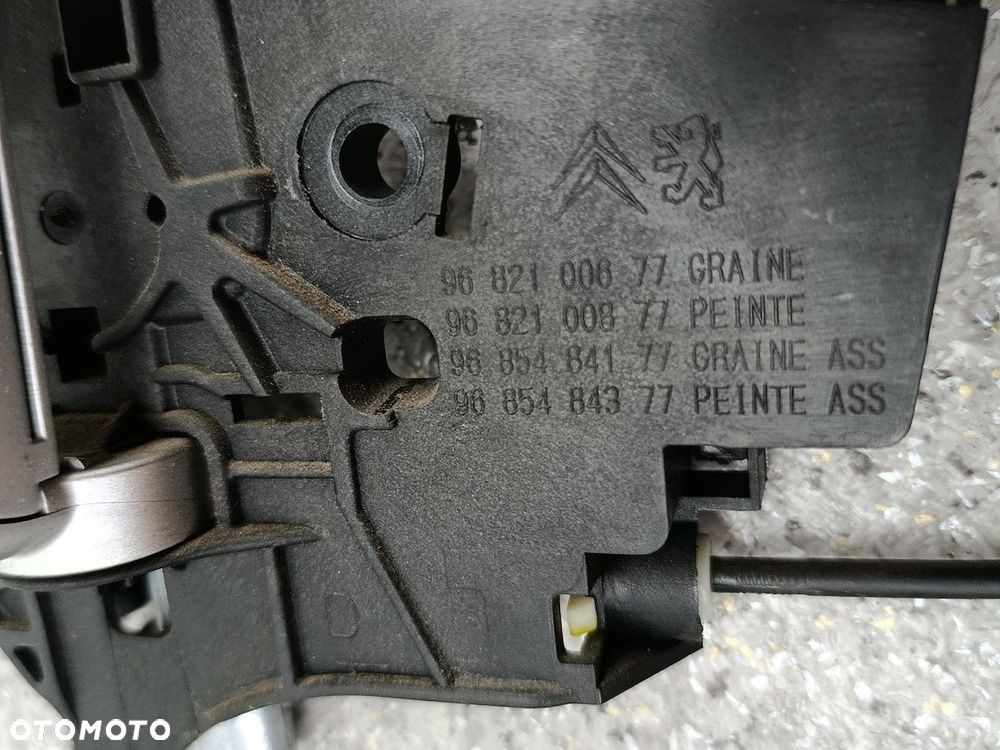 ZAMEK DRZWI PRZESUWNYCH PRAWYCH CITROEN BERLINGO II PSA828423 9682100677 - 8
