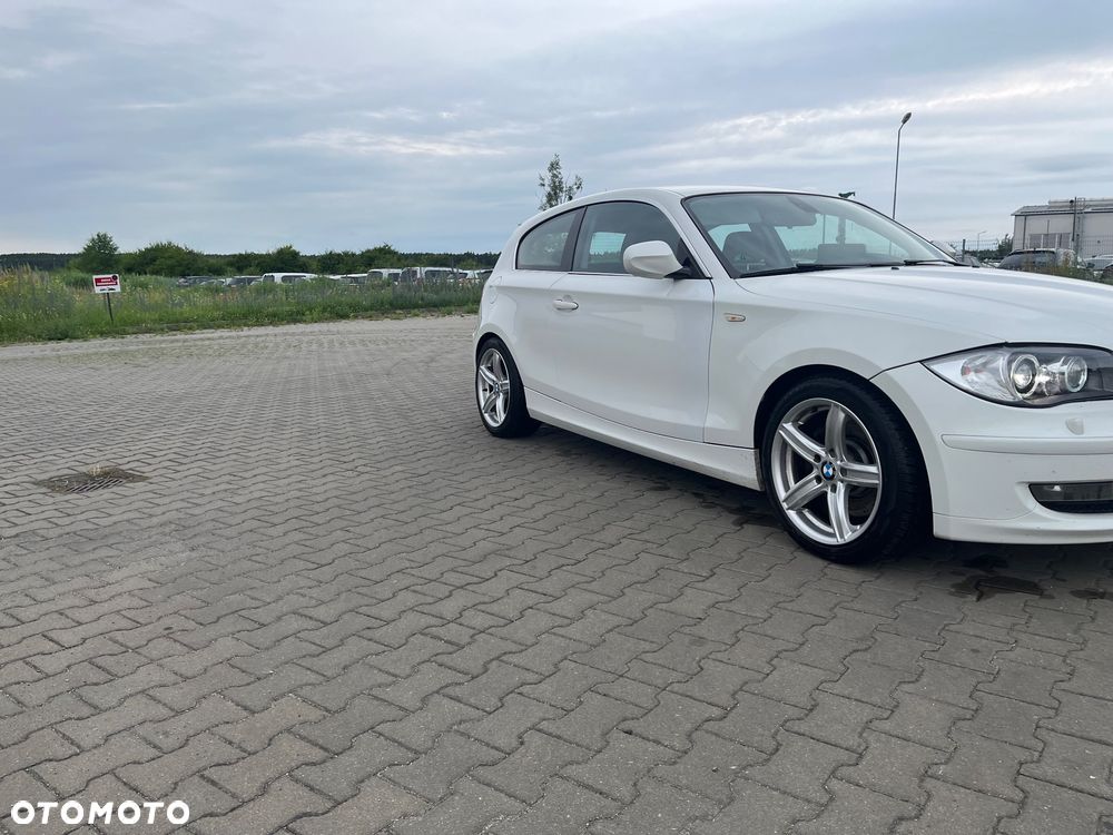 BMW Seria 1 123d - 3