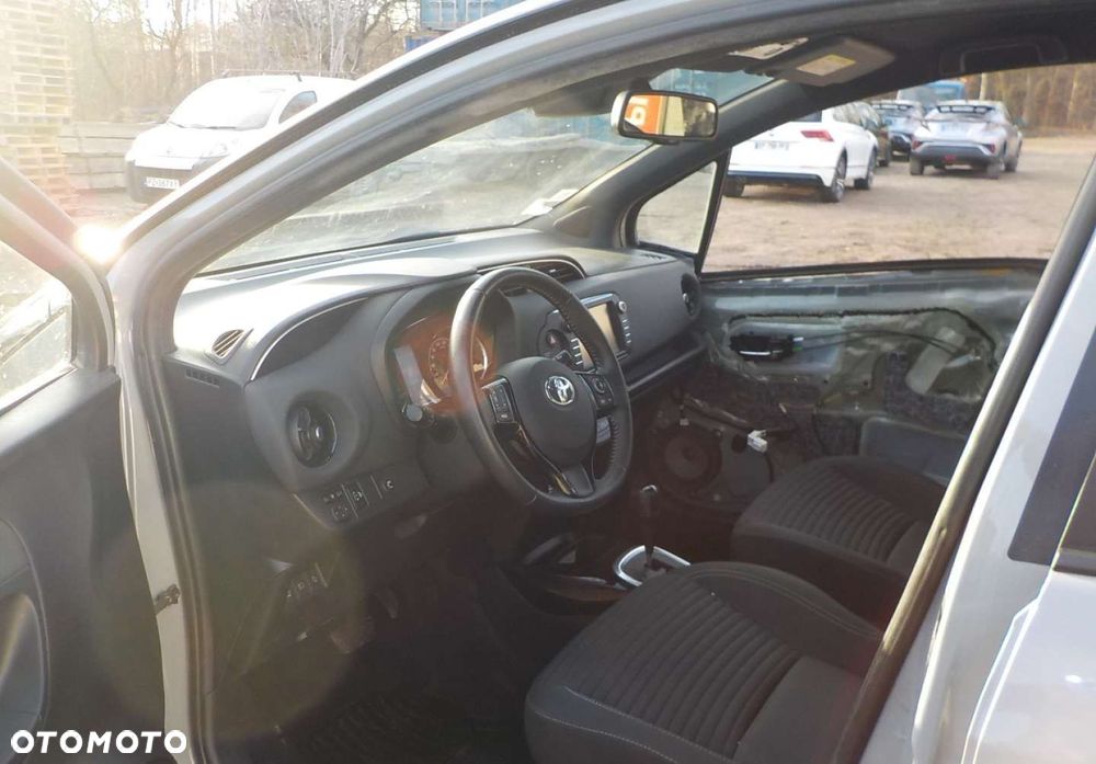 Toyota Yaris - 31