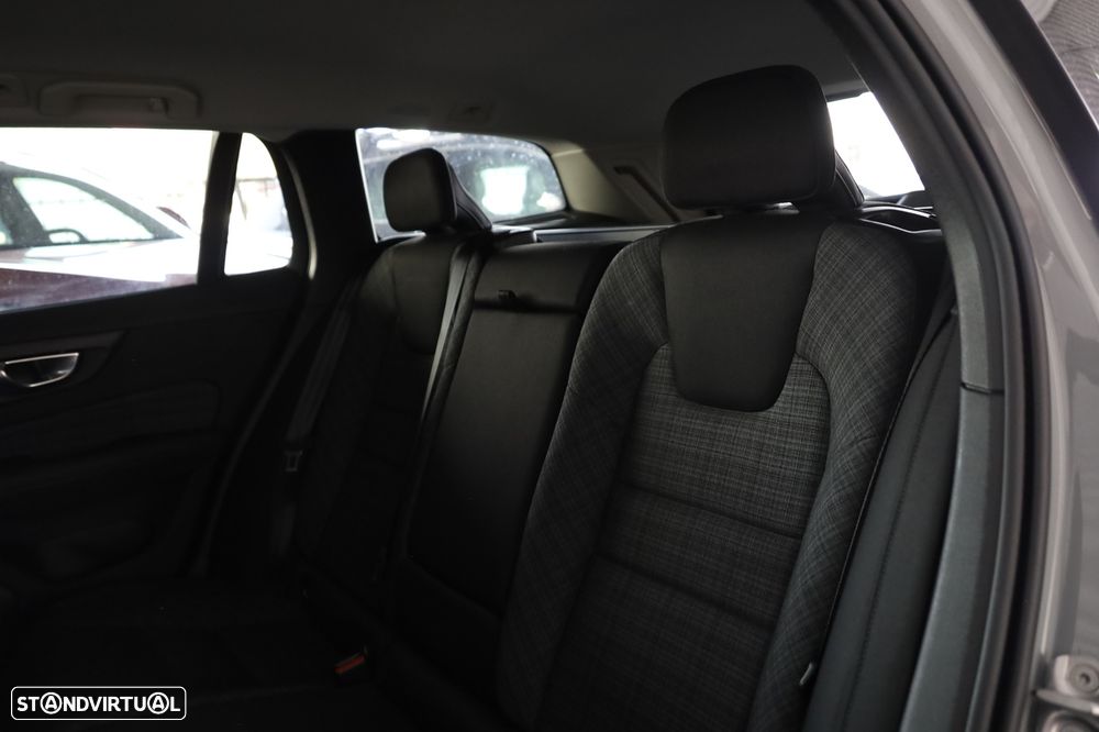 Volvo V60 2.0 T6 AWD TE Core - 12