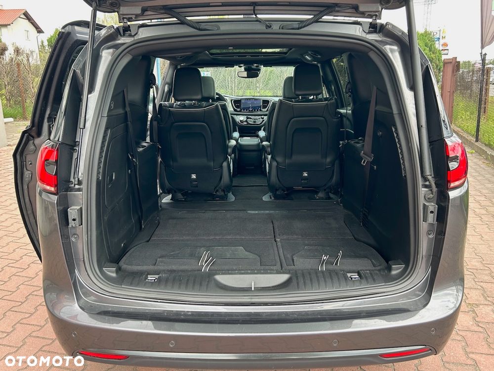 Chrysler Pacifica - 4