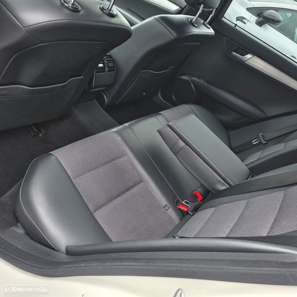 Mercedes-Benz C 200 - 32
