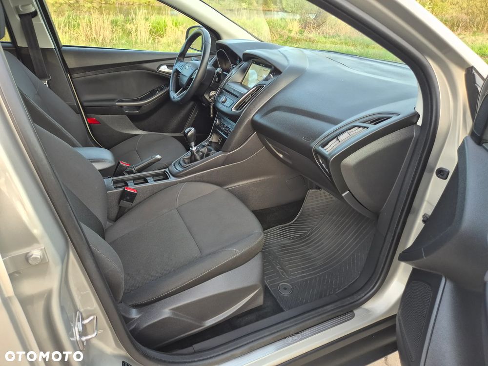 Ford Focus 1.0 EcoBoost STart-Stopp-System TITANIUM - 33