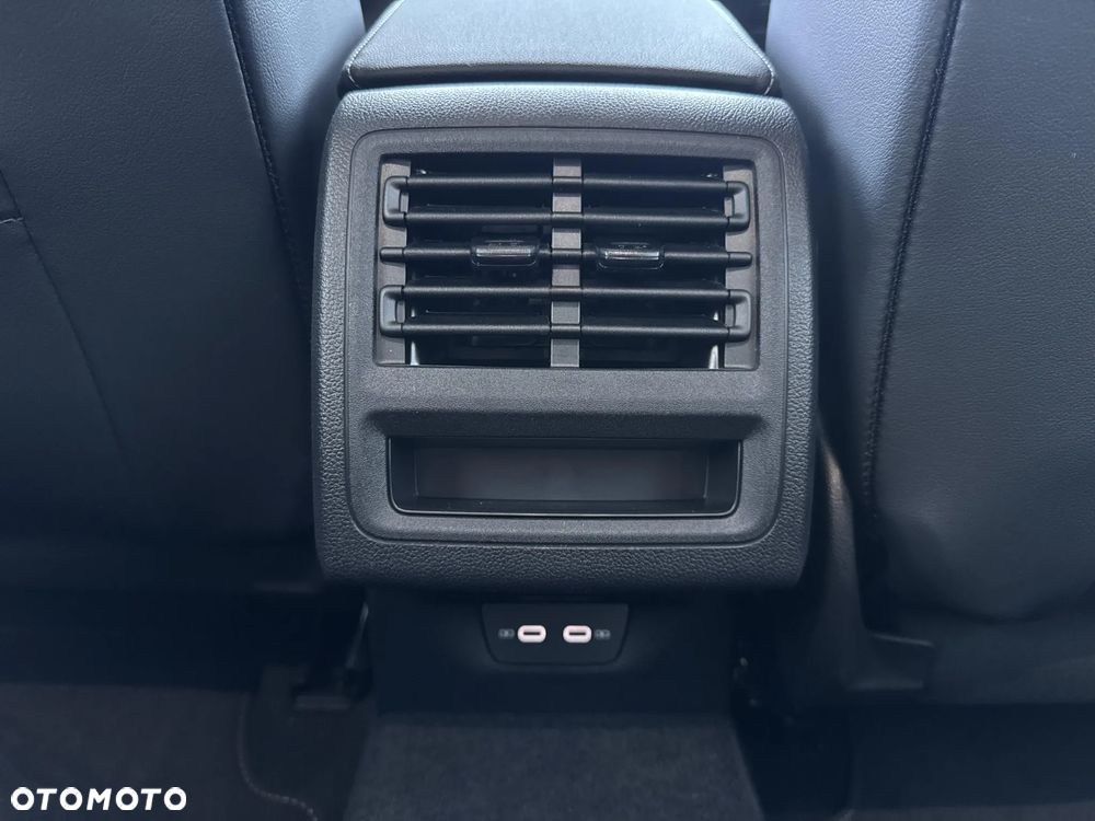 Volkswagen Golf 1.5 eTSI OPF DSG Life - 37