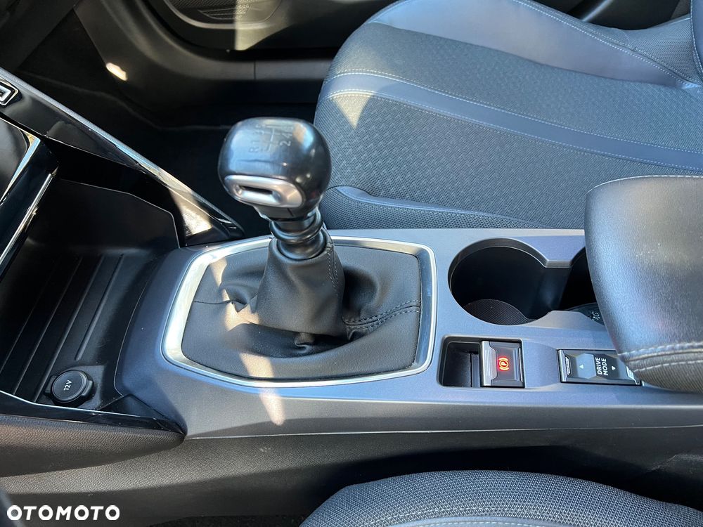 Peugeot 2008 - 11
