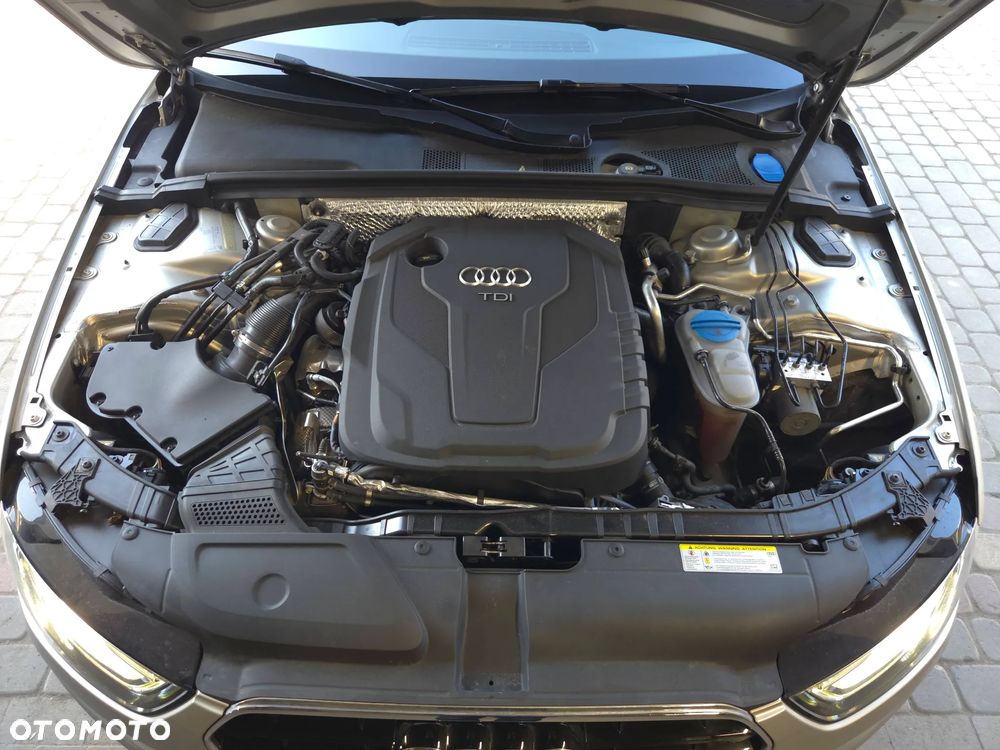 Audi A4 Avant 2.0 TDI DPF clean diesel quattro S tronic S line Sportpaket - 16