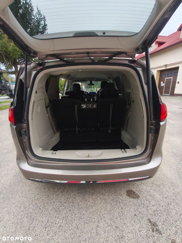 Chrysler Pacifica - 21