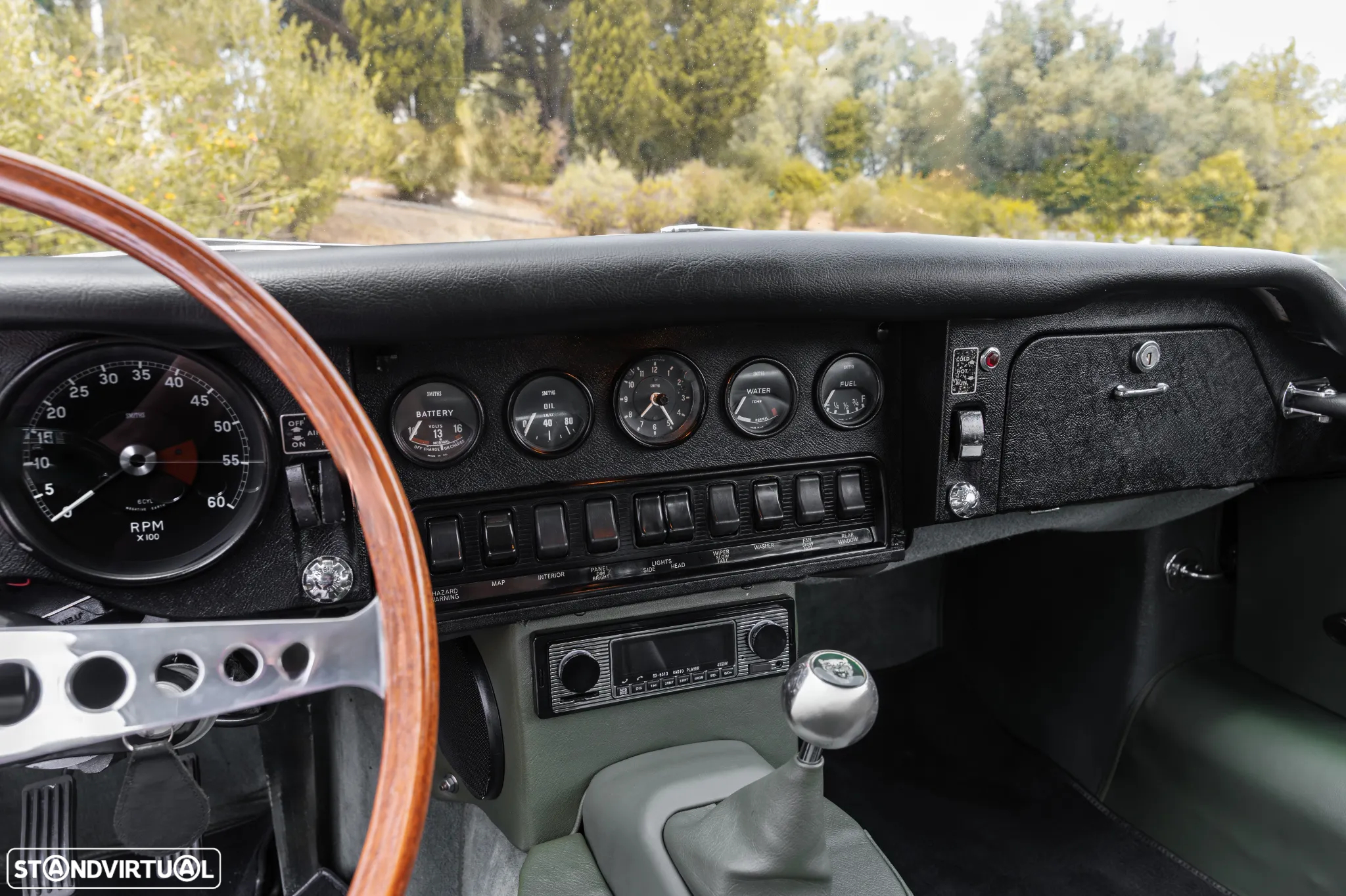 Jaguar E-Type - 21