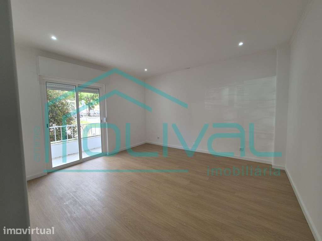 Apartamento T1 Remodelado - Grande imagem: 5/23