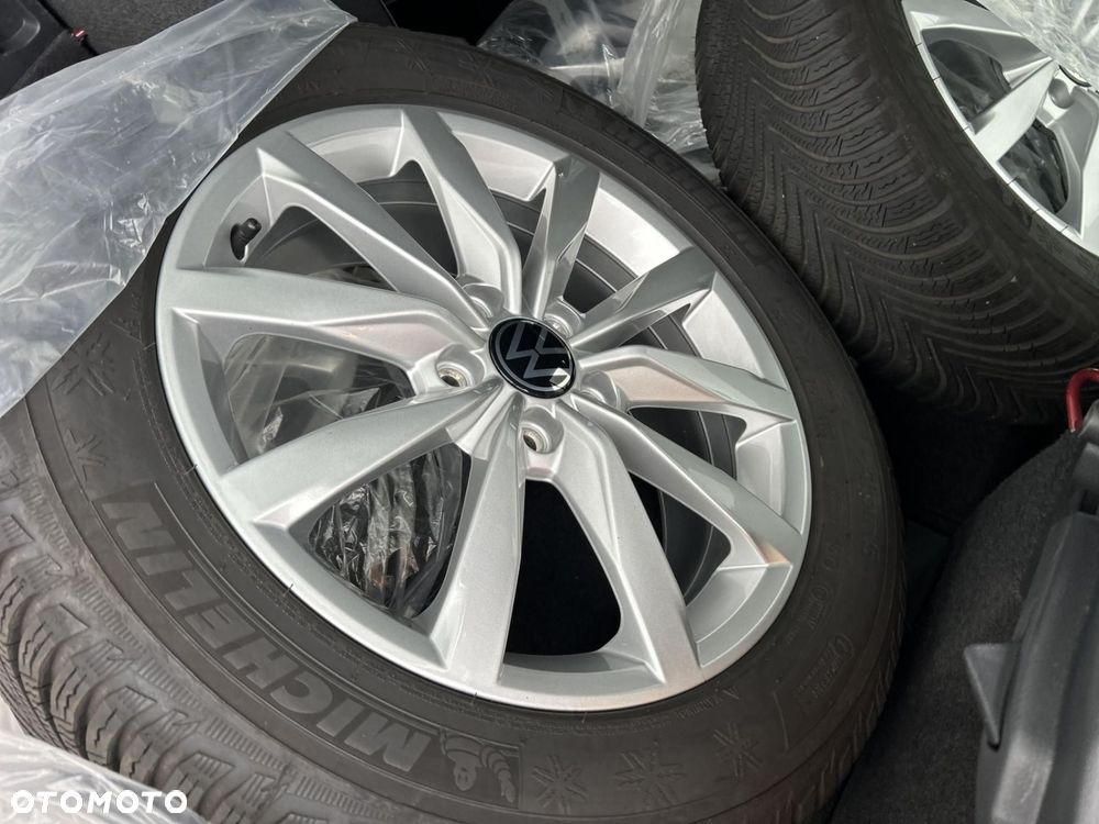 Volkswagen T-Roc - 19