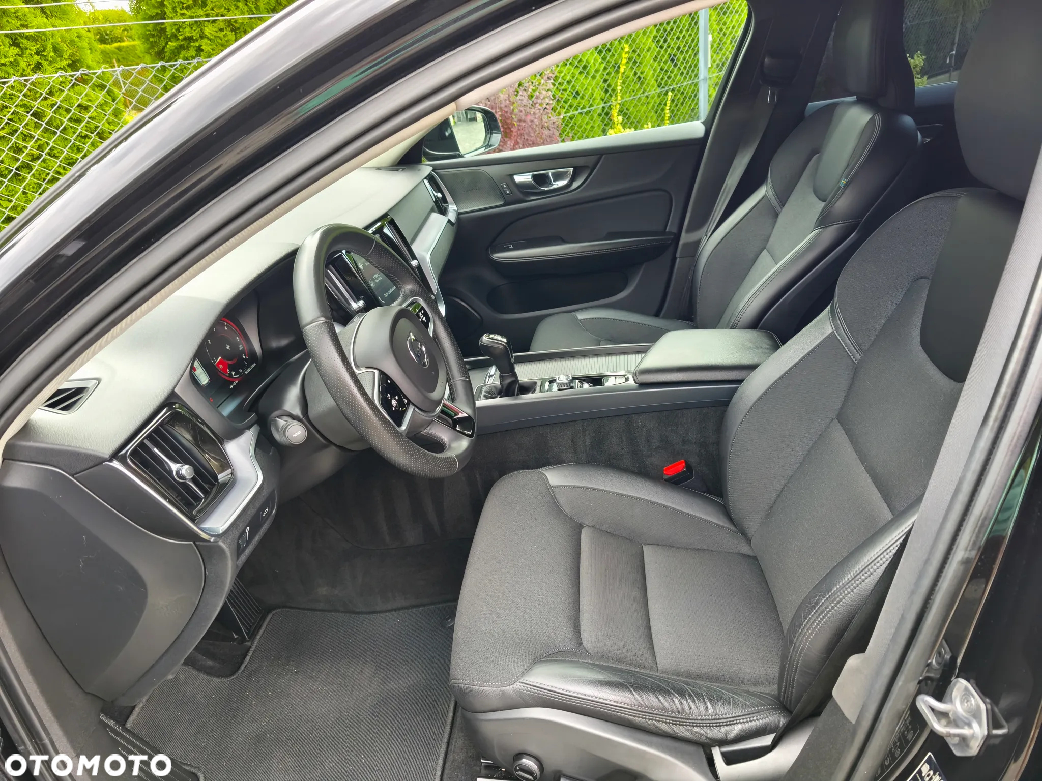 Volvo V60 D3 Drive-E R-Design Momentum - 16