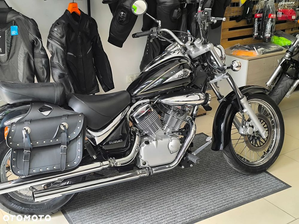 Suzuki Intruder - 7
