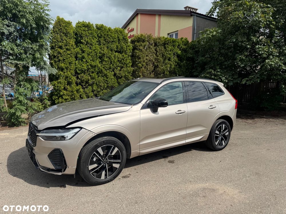 Volvo XC 60 B5 B AWD Plus Black Edition - 31