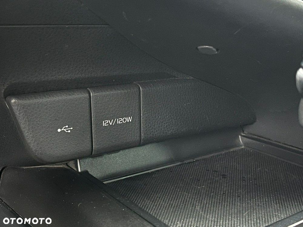 Toyota Camry - 28