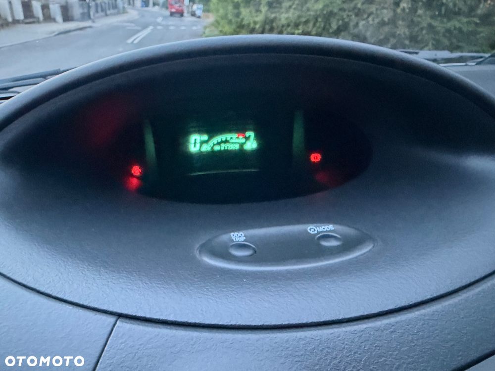 Toyota Yaris 1.0 Sol - 20