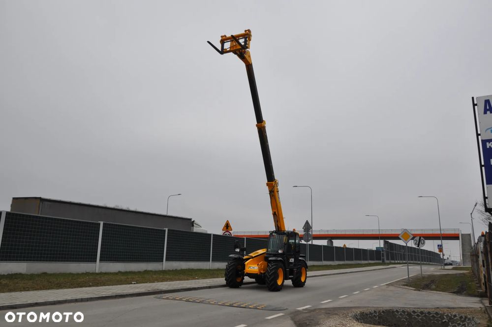 JCB 535-95 ŁADOWARKA TELESKOPOWA STAGE V 109 KM Mało MTG 572 Udźwig 3500 kg WYSOKOŚĆ ZAŁADUNKU 9,5 m Jak Nowa Klimatyzacja Widły do palet Szybkozłącze hydrauliczne - 21