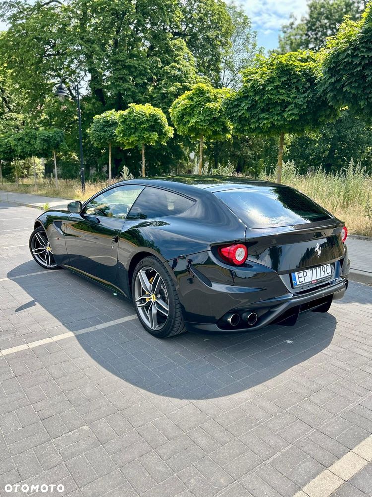 Ferrari FF - 17