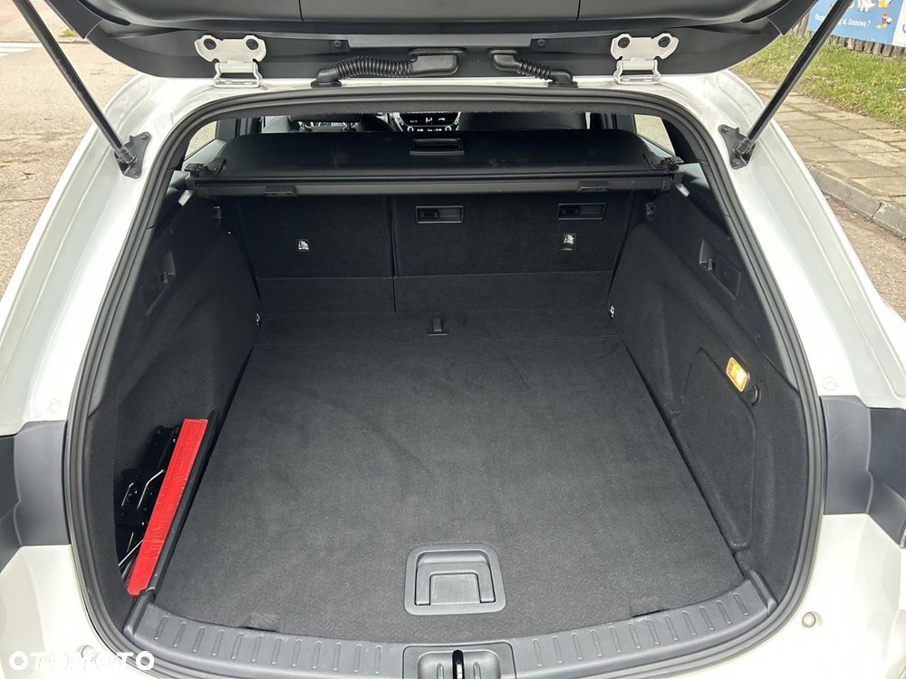 Toyota Corolla 2.0 Hybrid Comfort - 25