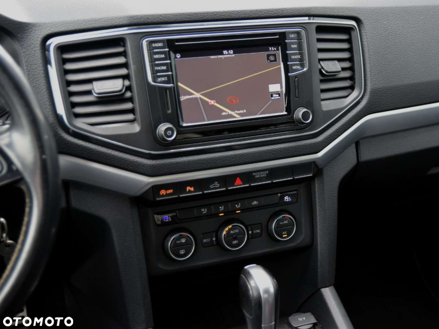 Volkswagen Amarok - 22