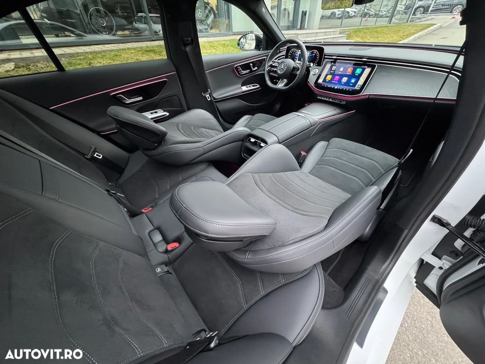 Mercedes-Benz E 300de 4Matic 9G-TRONIC AMG Line NIGHT Edition - 13