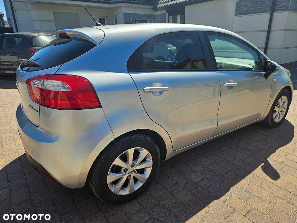 Kia Rio 1.1 CRDI Dream Team Edition - 7