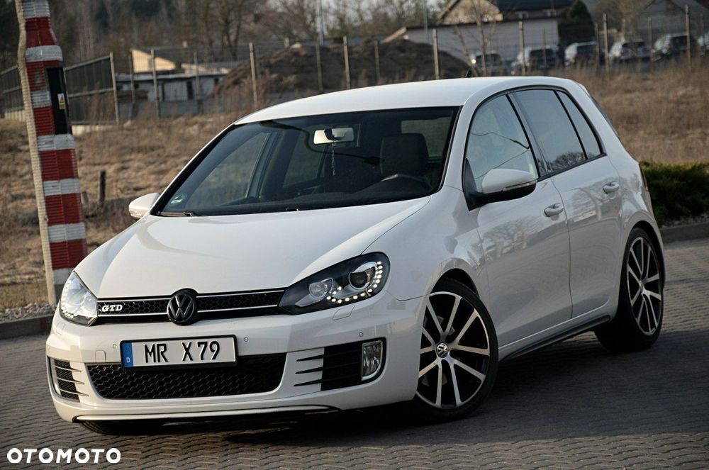 Volkswagen Golf - 6
