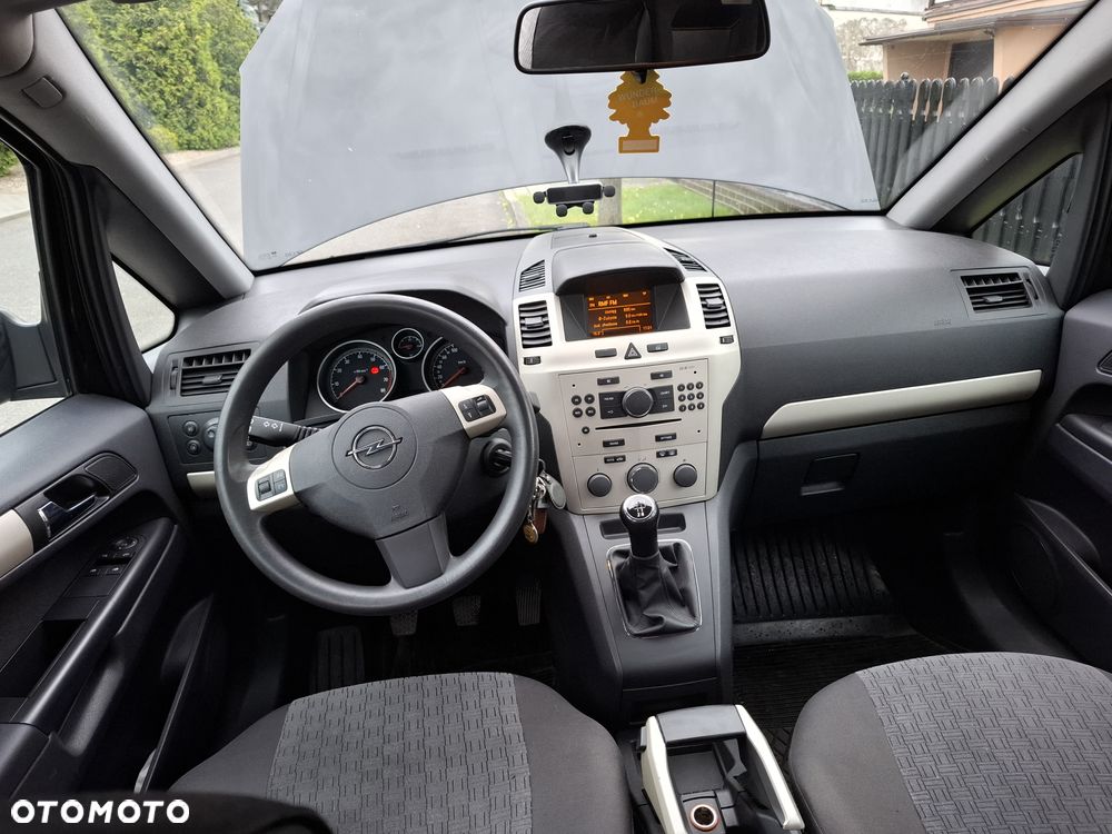 Opel Zafira 1.8 Family - 8
