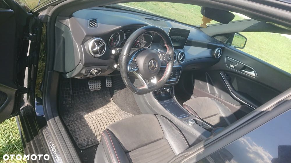 Mercedes-Benz CLA - 37