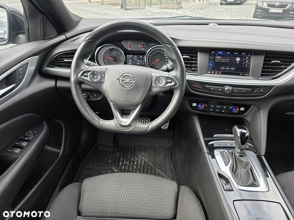 Opel Insignia - 11