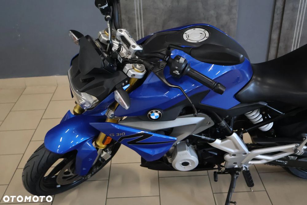 BMW G - 17