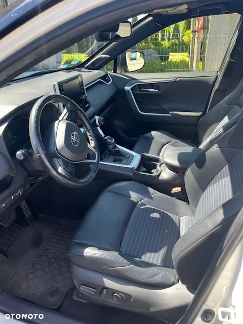 Toyota RAV4 - 9