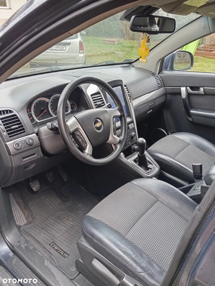Chevrolet Captiva 2.0 d LT medium - 8