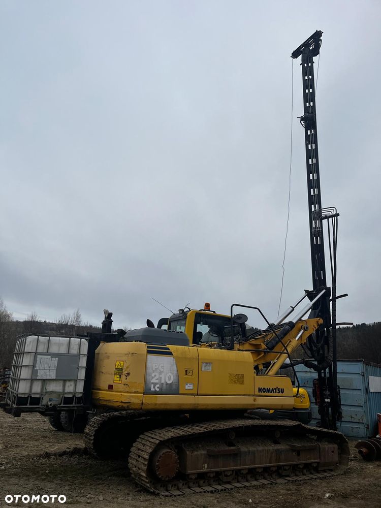Komatsu PC210 - 1