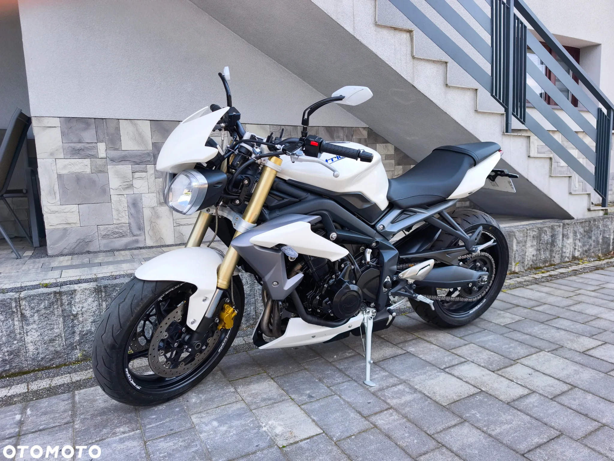 Triumph Street Triple - 4