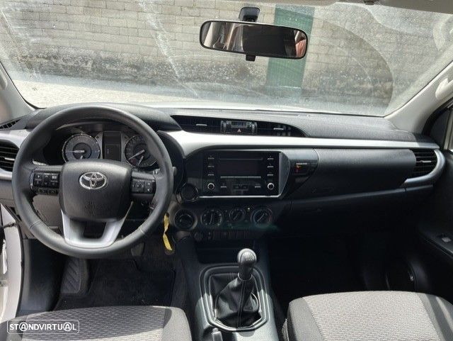 Toyota Hilux 2.4 D-4D 4WD CD CM - 6