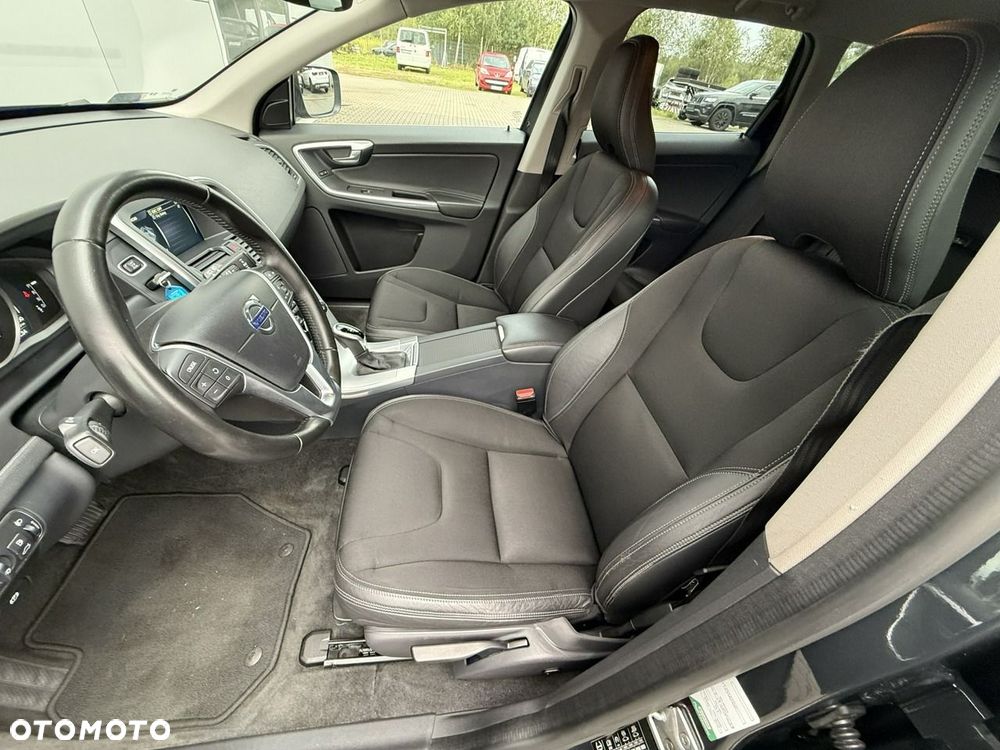 Volvo XC 60 D3 Geartronic Momentum - 27