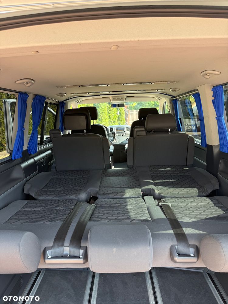 Volkswagen Multivan - 33