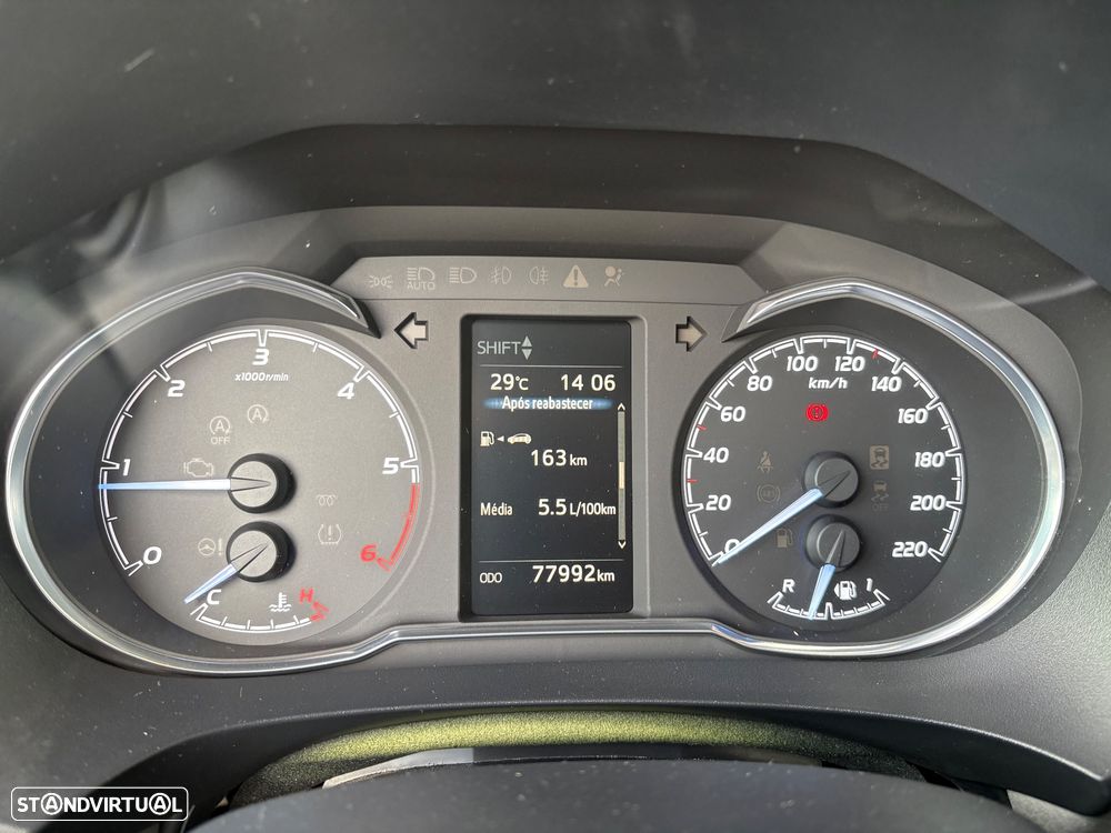 Toyota Yaris 1.4 D-4D Exclusive+P.Techno - 16