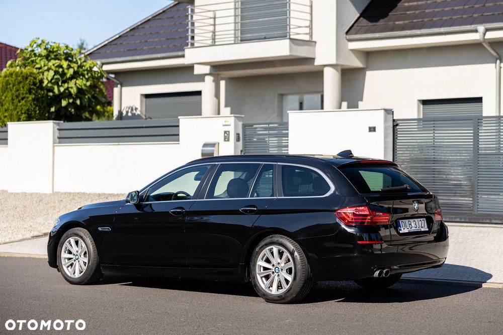 BMW Seria 5 525d - 5