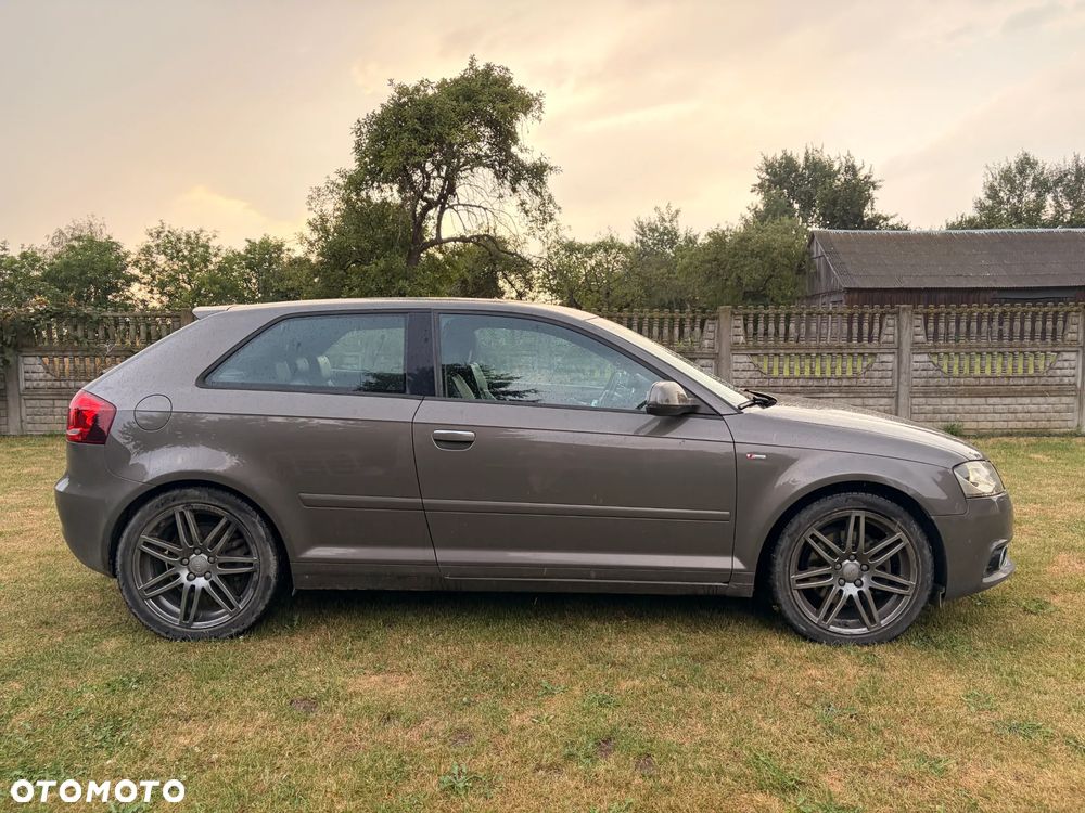Audi A3 3-drzwiowe 2.0 TDI DPF Quattro Attraction - 4