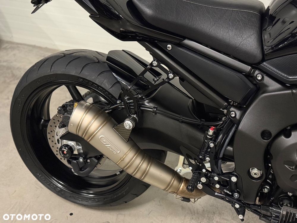 Yamaha FZ - 15