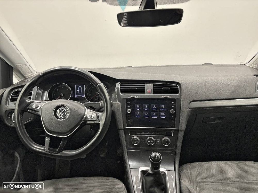 VW Golf 1.6 TDI Confortline - 8