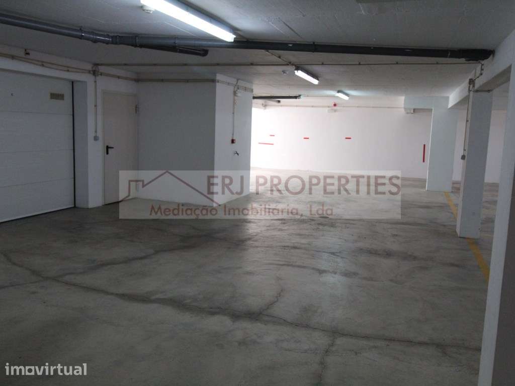 Garagem para Arrendamento no centro de Tavira - Grande imagem: 2/3