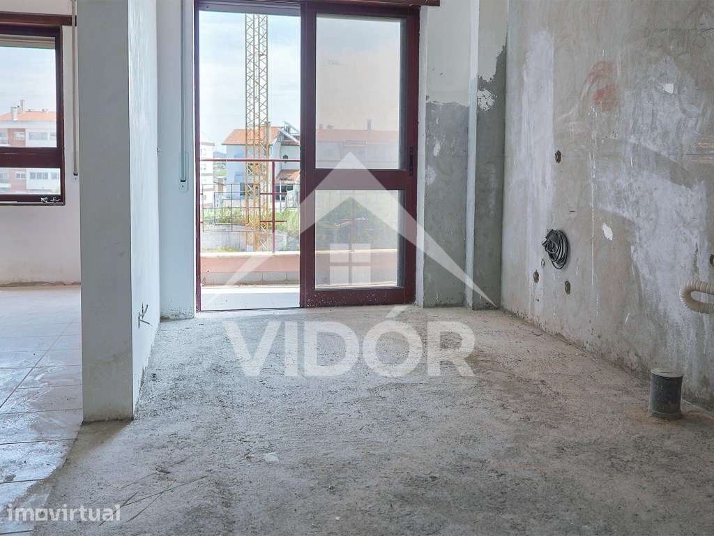T3 no 3º Andar com Parqueamento - Grande imagem: 2/20