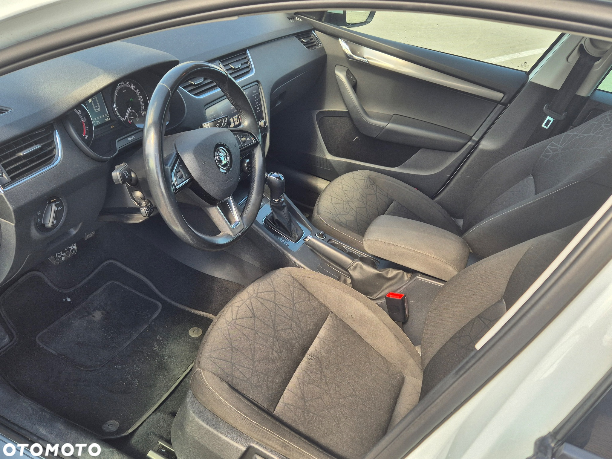 Skoda Octavia 1.6 TDI DSG Clever - 8