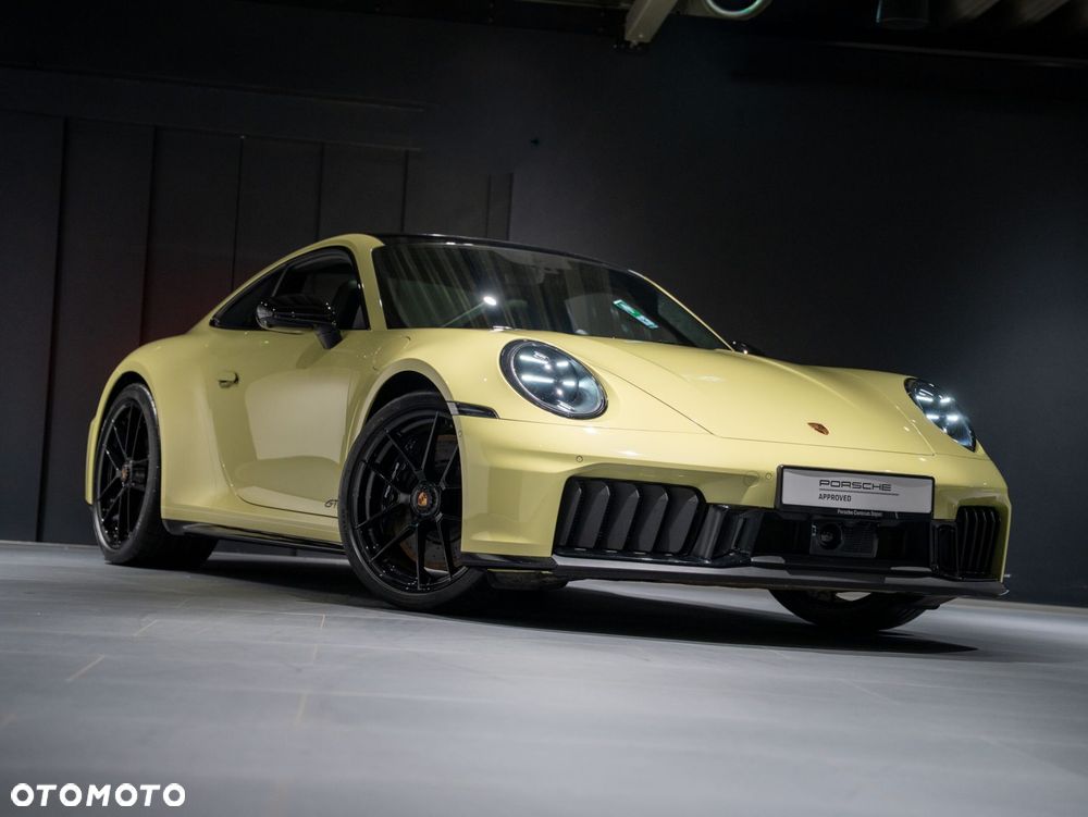 Porsche 911 Carrera T-Hybrid 4 GTS - 13