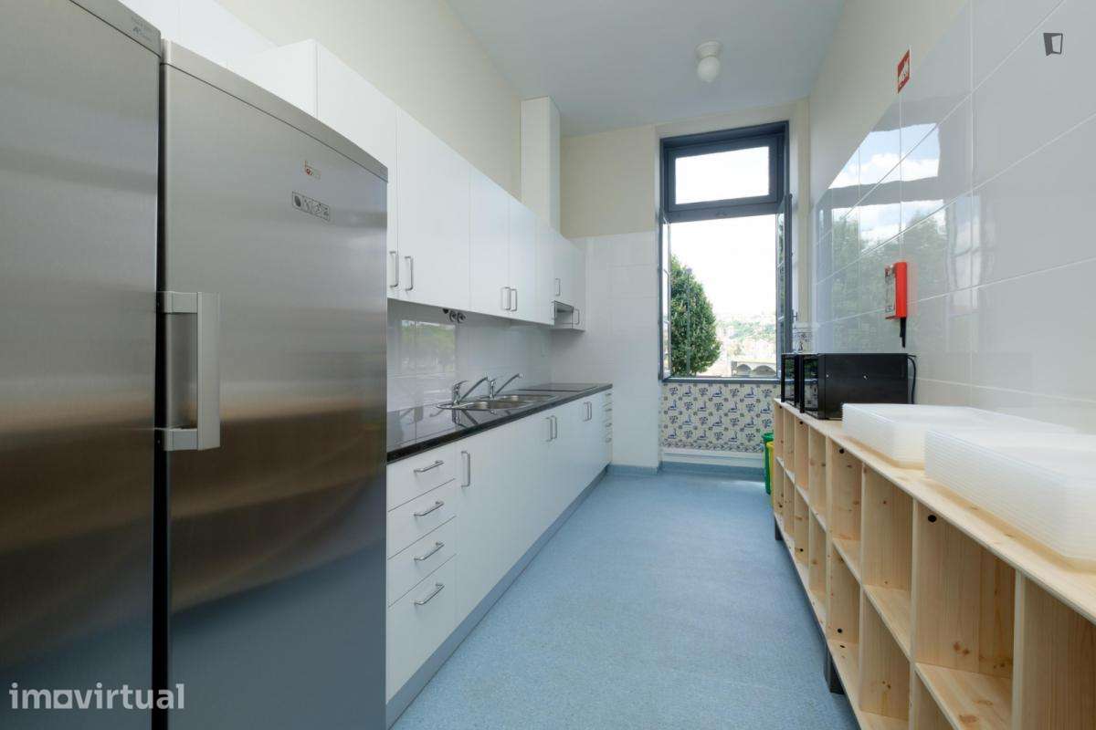 Quarto - localizado em Baixa Coimbra - Grande imagem: 5/17