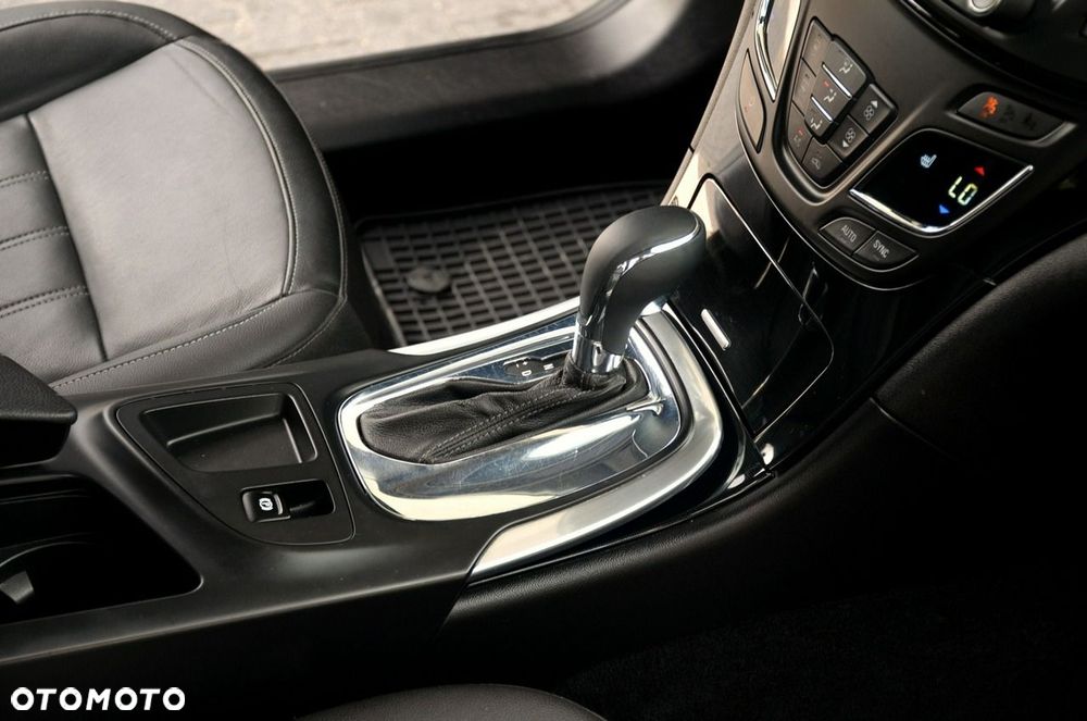 Opel Insignia - 21