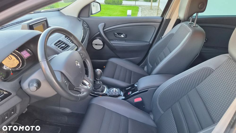 Renault Megane ENERGY TCe 130 BOSE EDITION - 16